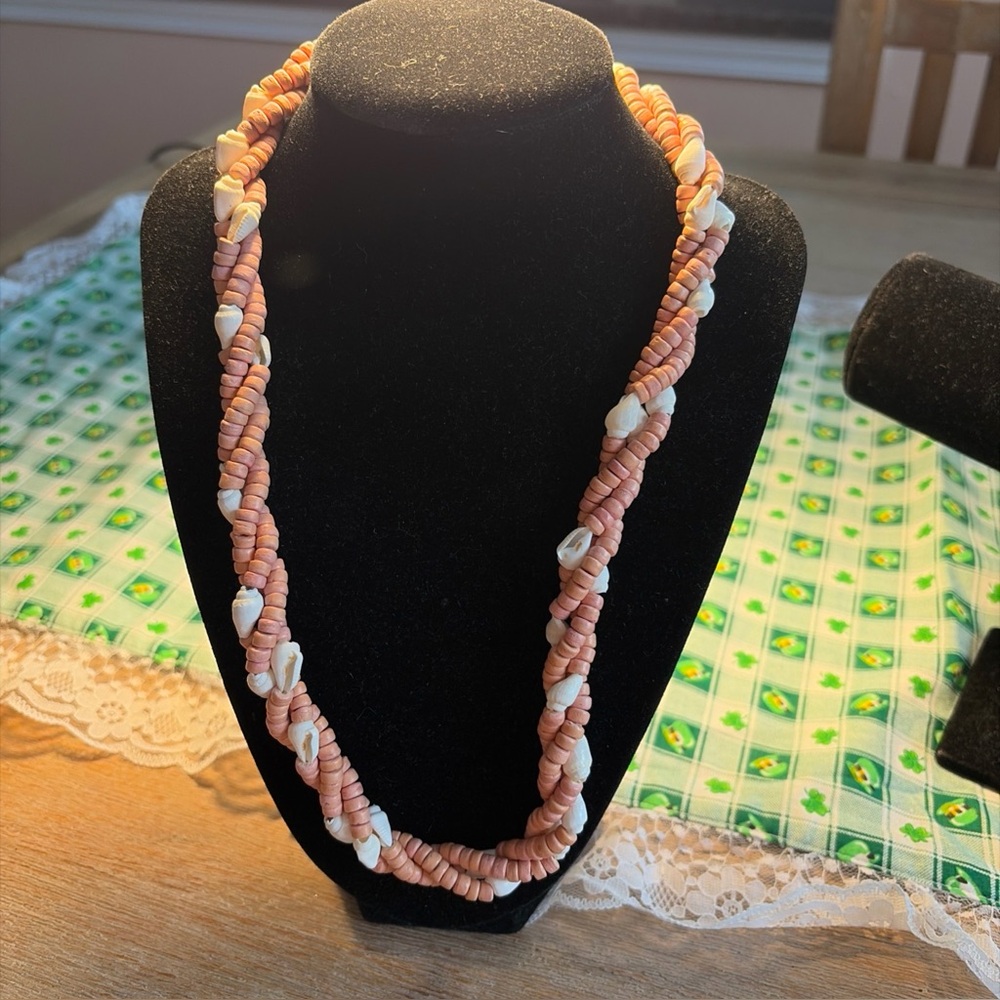 Vintage Elegant Coral color wooden beads and shells Necklace